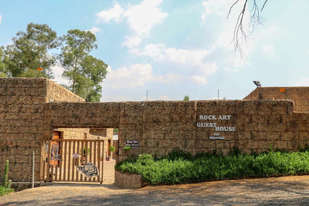 Rock Art Guesthouse Witbank Bagian luar foto